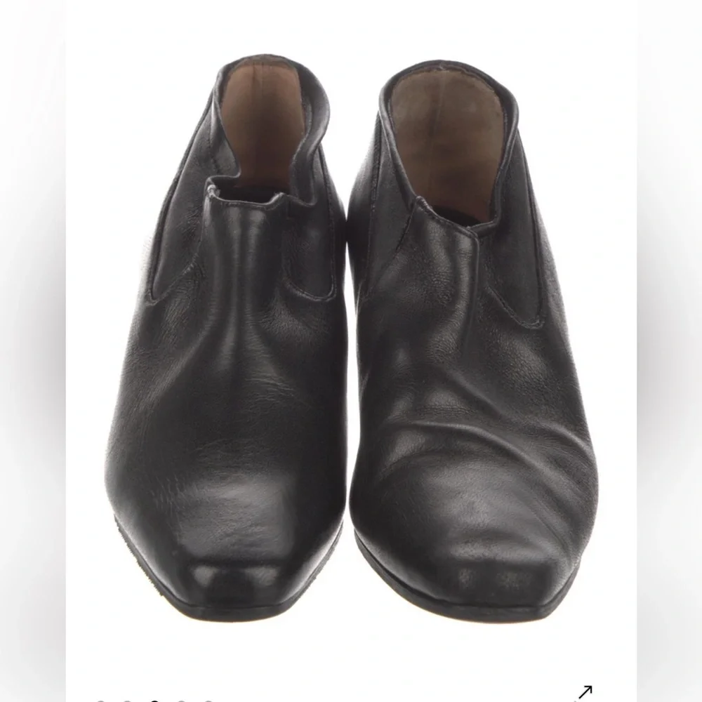 Manolo Blahnik soft black leather booties ankle block heel 39 - Picture 2 of 9